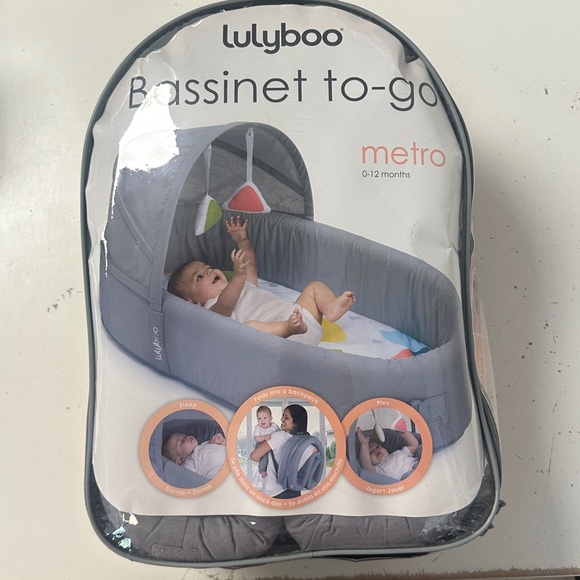 Lulyboo Travel Bassinet Crib Metro with Canopy and Mobile NEW - Picture 1 of 5